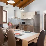 Re By Istrialux Villa