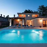 Villa Re By Istrialux