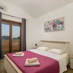 Re By Istrialux Villa *
