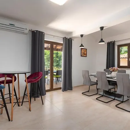 Villa Re By Istrialux