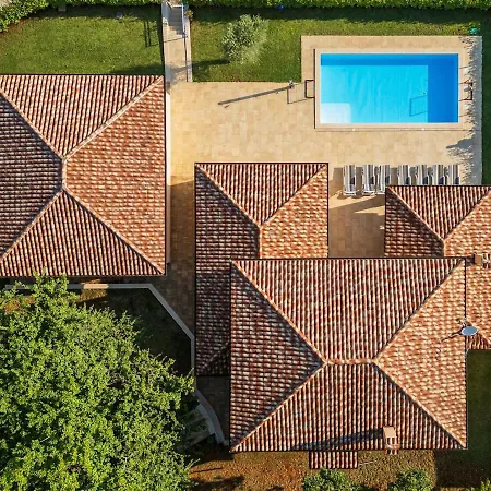 Re By Istrialux Villa *